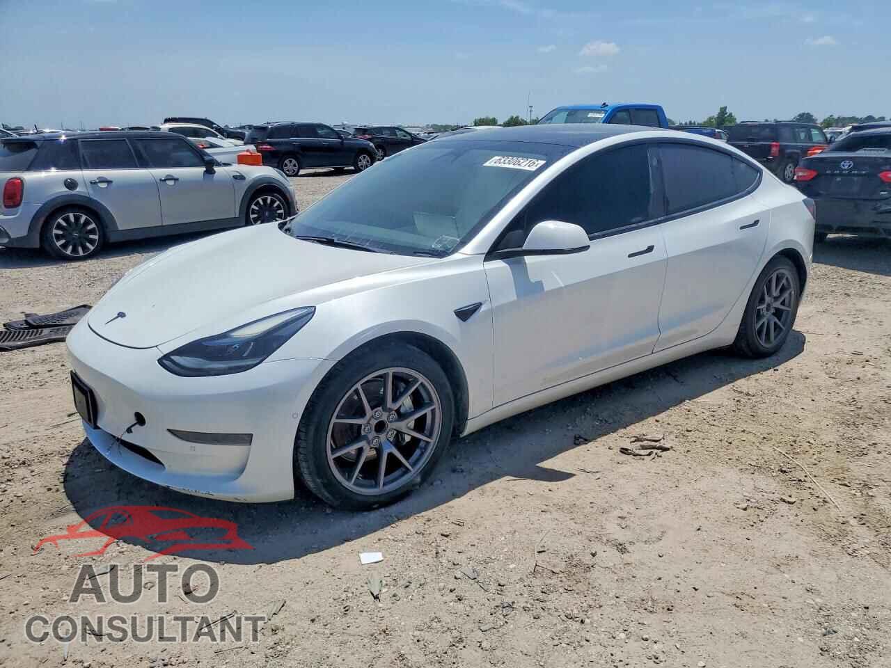 TESLA MODEL 3 2021 - 5YJ3E1EA8MF921654