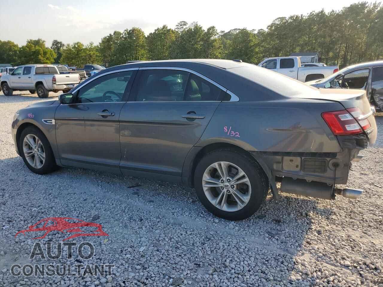 FORD TAURUS 2019 - 1FAHP2E86KG105716