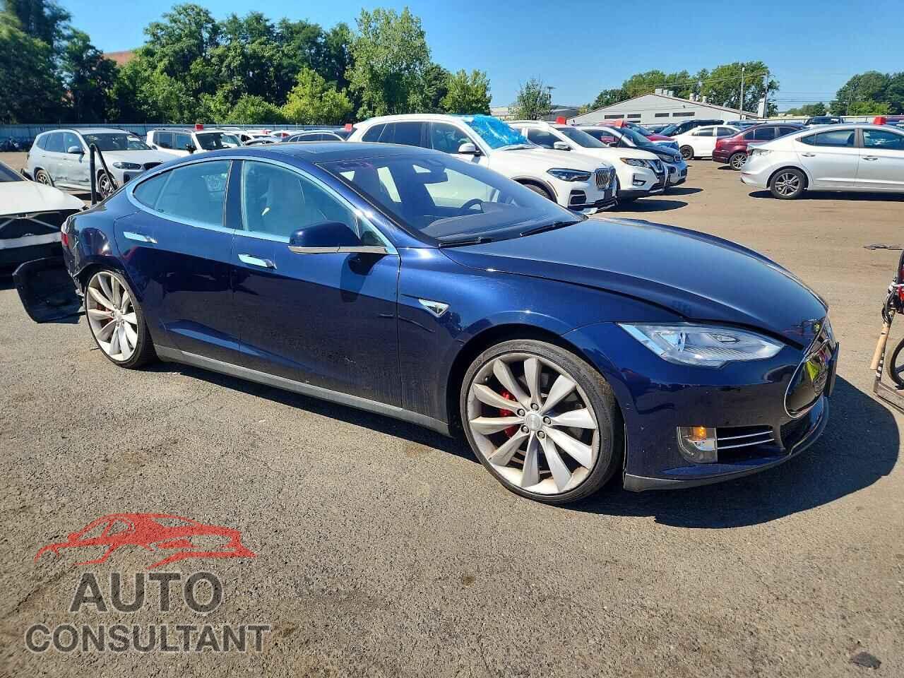 TESLA MODEL S 2015 - 5YJSA1H21FFP70204