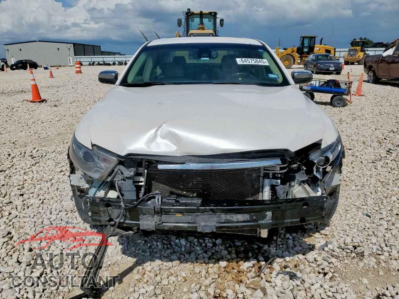 FORD TAURUS 2017 - 1FAHP2F84HG104619
