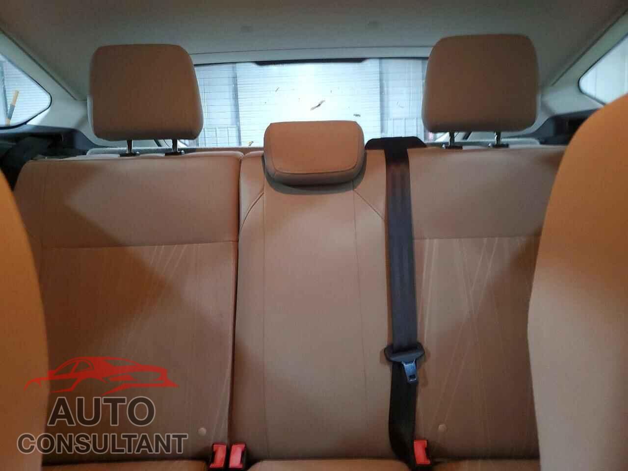 FORD FOCUS 2015 - 1FADP3K2XFL202404