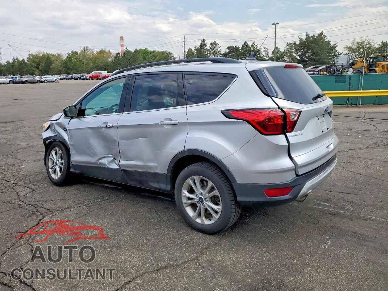 FORD ESCAPE 2019 - 1FMCU9HD3KUC26652
