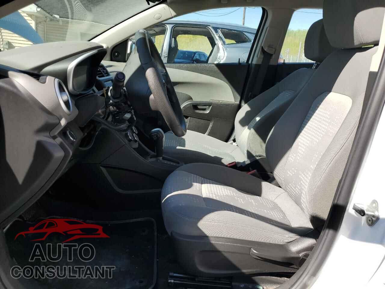 CHEVROLET SONIC 2020 - 1G1JB5SB2L4132029