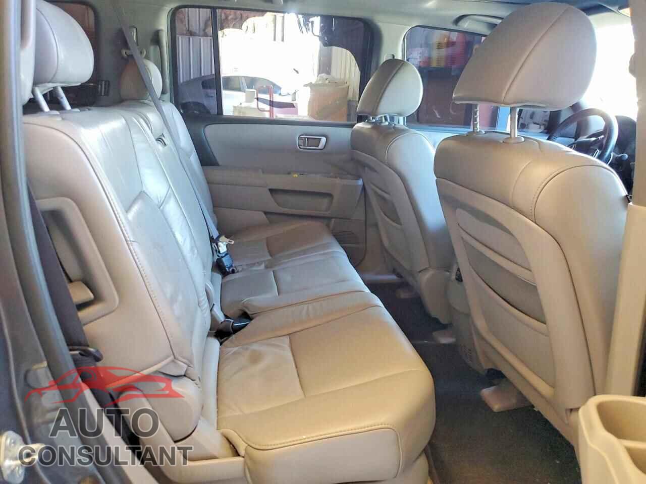 HONDA PILOT 2011 - 5FNYF4H70BB014687
