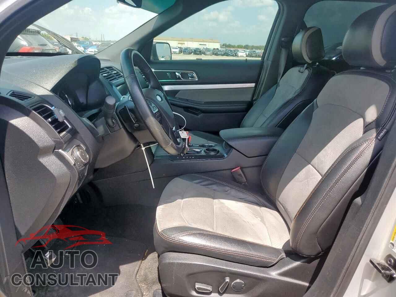 FORD EXPLORER 2017 - 1FM5K7D81HGB62050