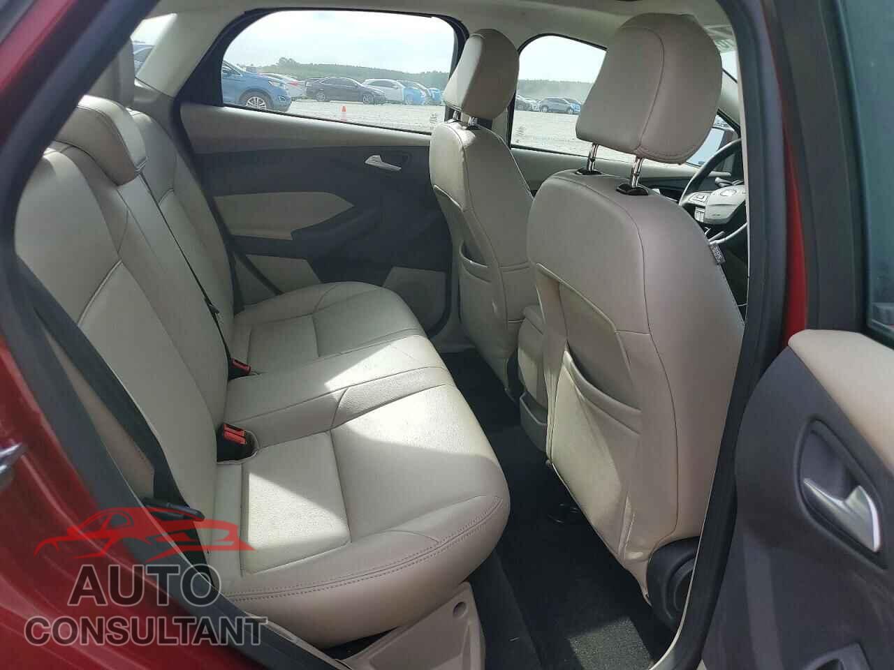 FORD FOCUS 2015 - 1FADP3F2XFL238331