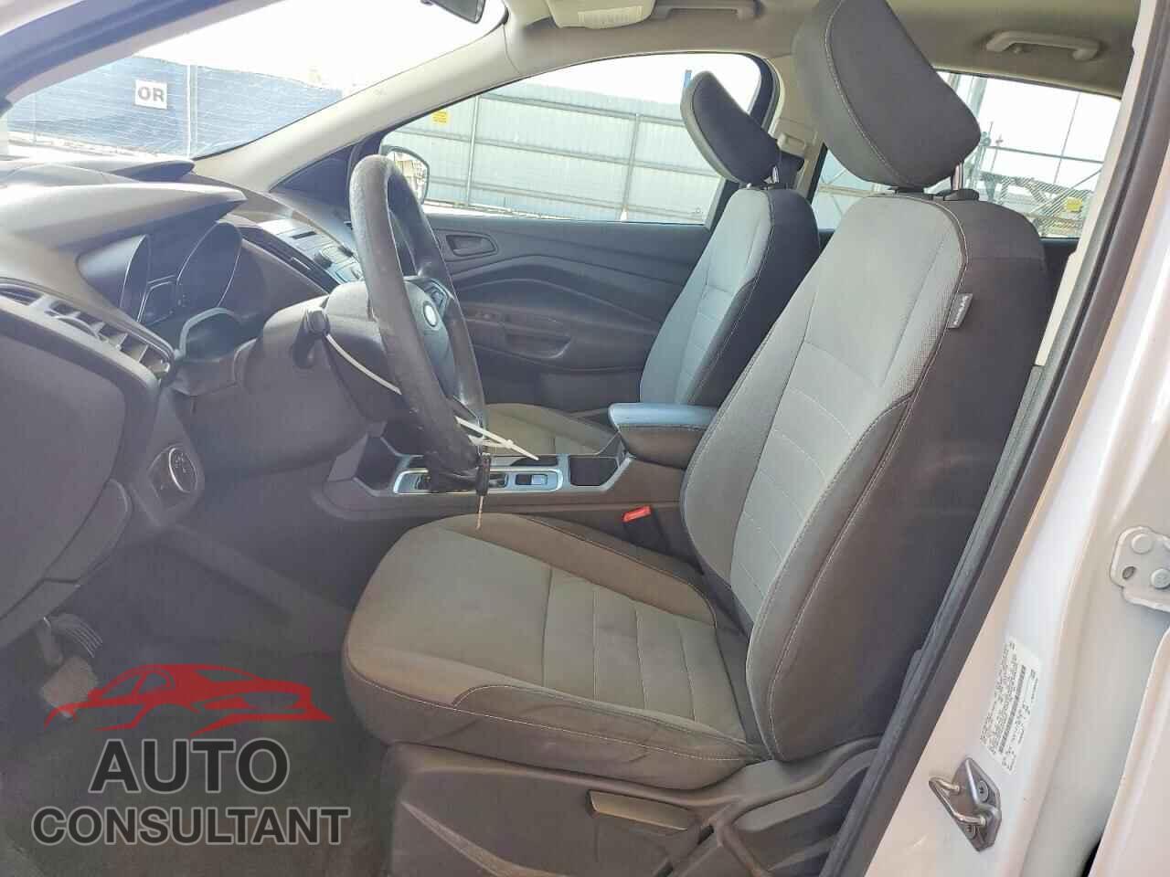 FORD ESCAPE 2018 - 1FMCU0F74JUC06207
