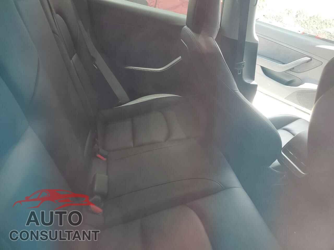 TESLA MODEL 3 2021 - 5YJ3E1EA8MF923453