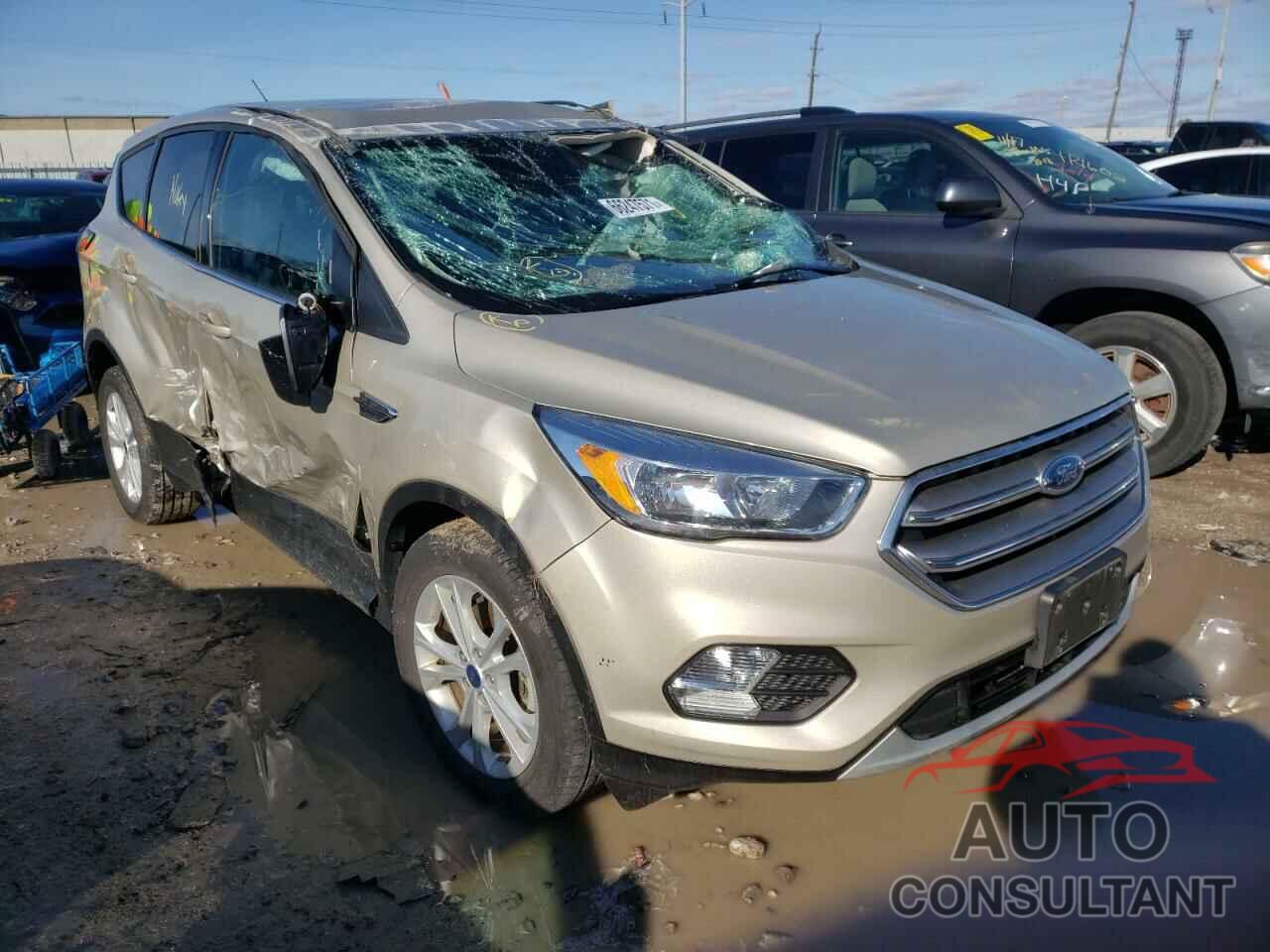 FORD ESCAPE 2017 - 1FMCU0GD5HUD92841