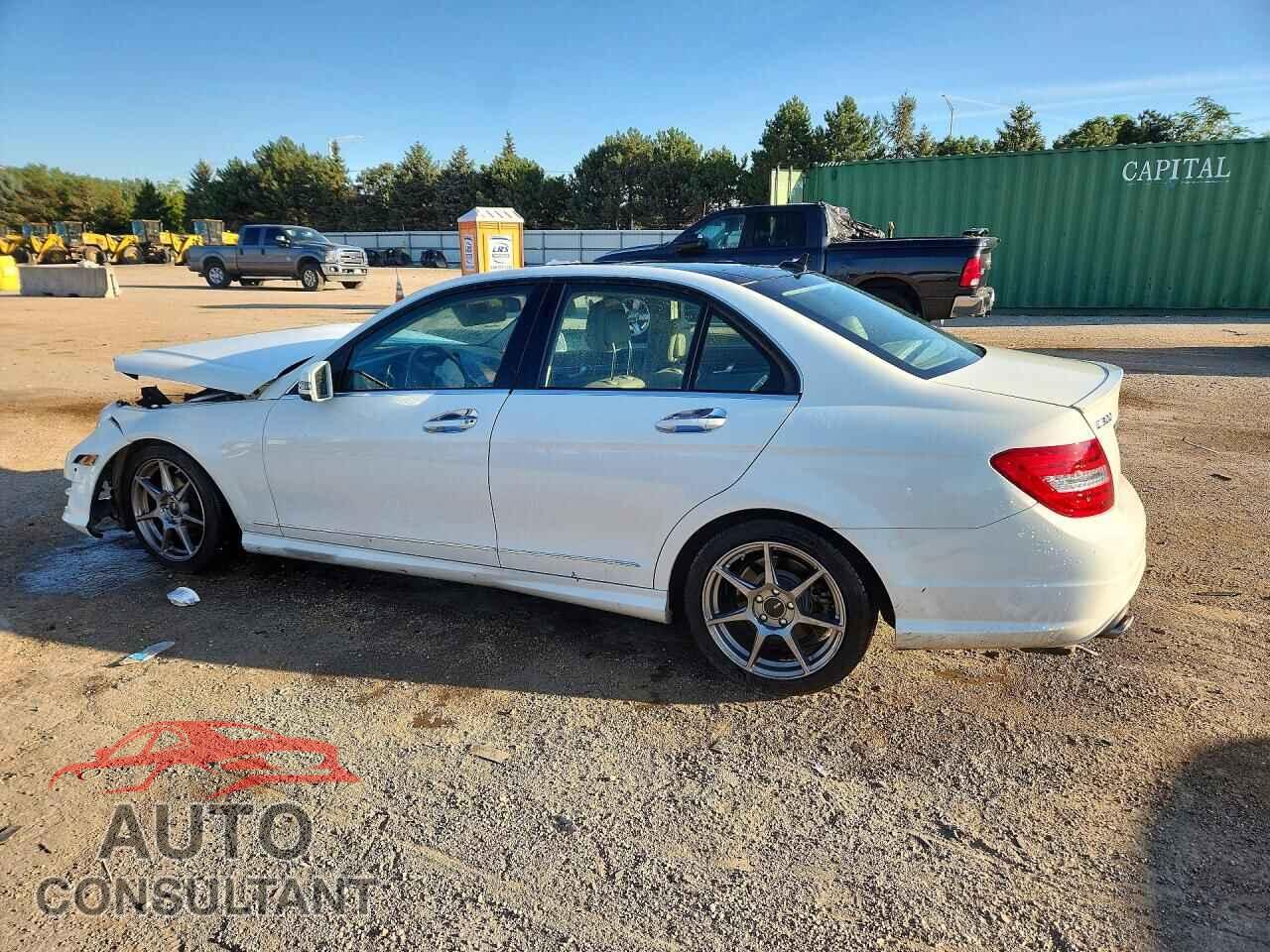 MERCEDES-BENZ C-CLASS 2012 - WDDGF8BB1CA698875