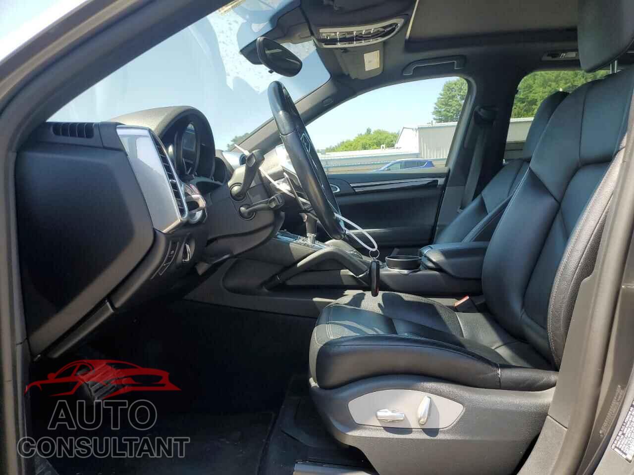 PORSCHE CAYENNE 2017 - WP1AA2A28HKA91661