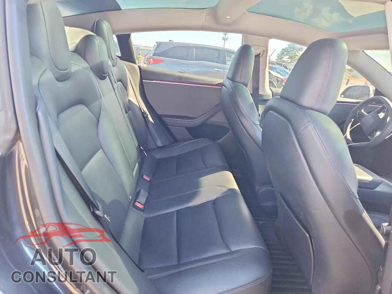 TESLA MODEL 3 2024 - 5YJ3E1EA6RF761927