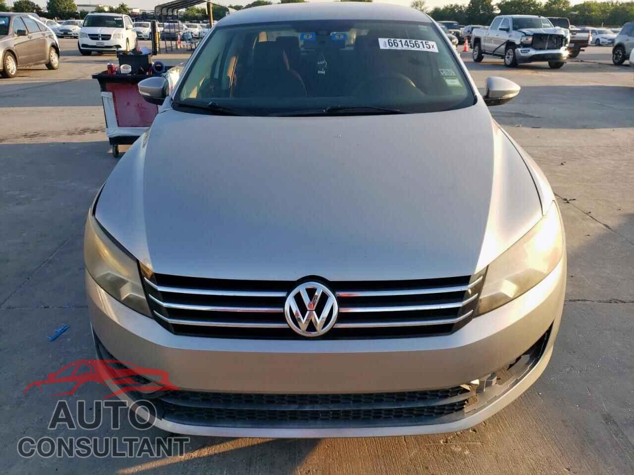 VOLKSWAGEN PASSAT 2013 - 1VWAP7A32DC123723