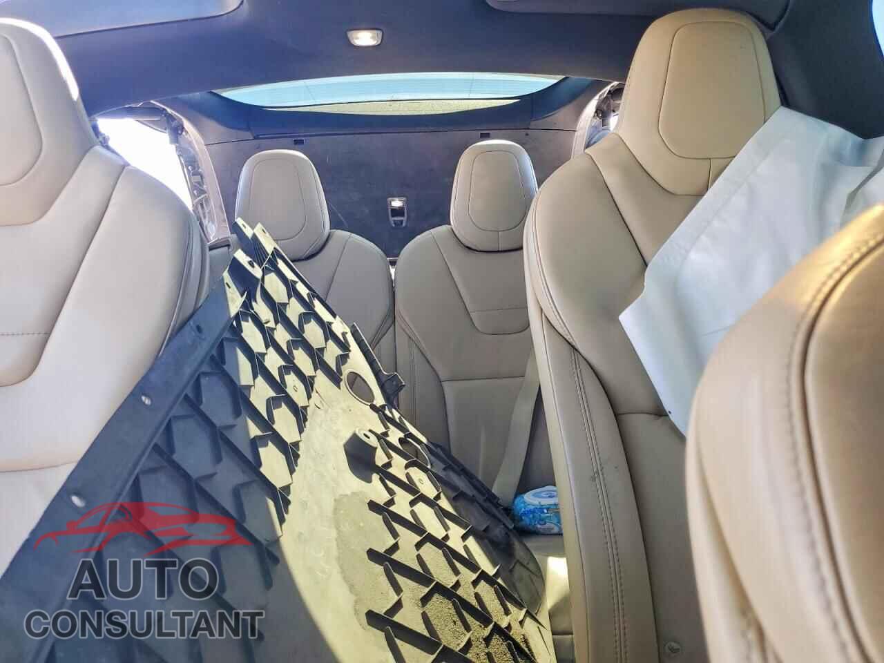 TESLA MODEL X 2016 - 5YJXCBE25GF016685