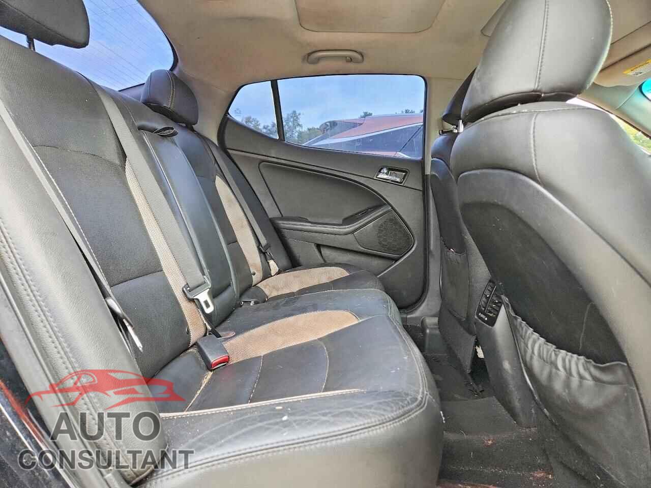 KIA OPTIMA 2012 - 5XXGR4A68CG076177