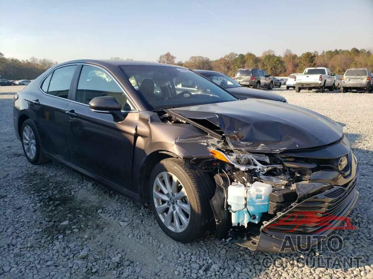 TOYOTA CAMRY 2018 - 4T1B11HK5JU054983