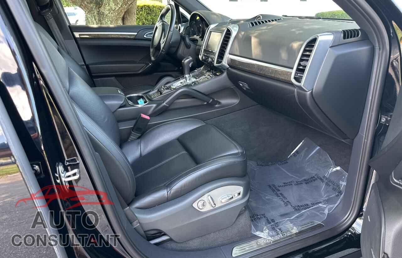 PORSCHE CAYENNE 2012 - WP1AB2A2XCLA48343