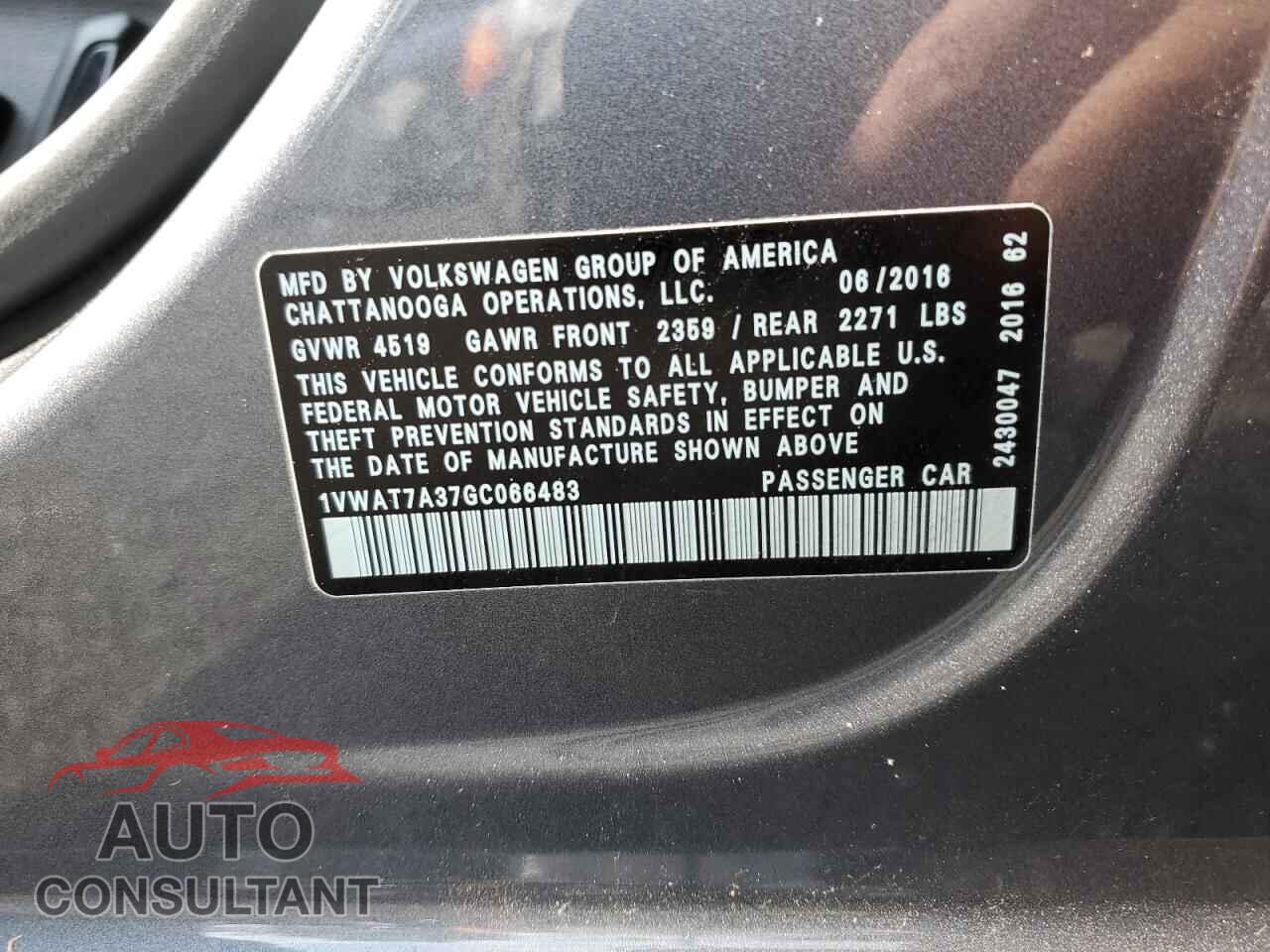 VOLKSWAGEN PASSAT 2016 - 1VWAT7A37GC066483