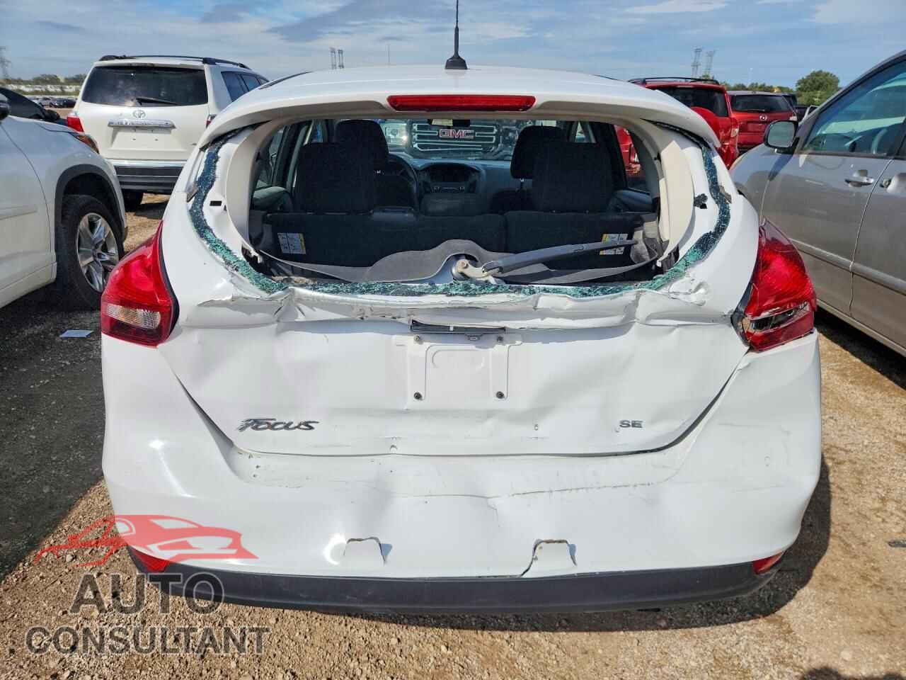 FORD FOCUS 2017 - 1FADP3K27HL262823