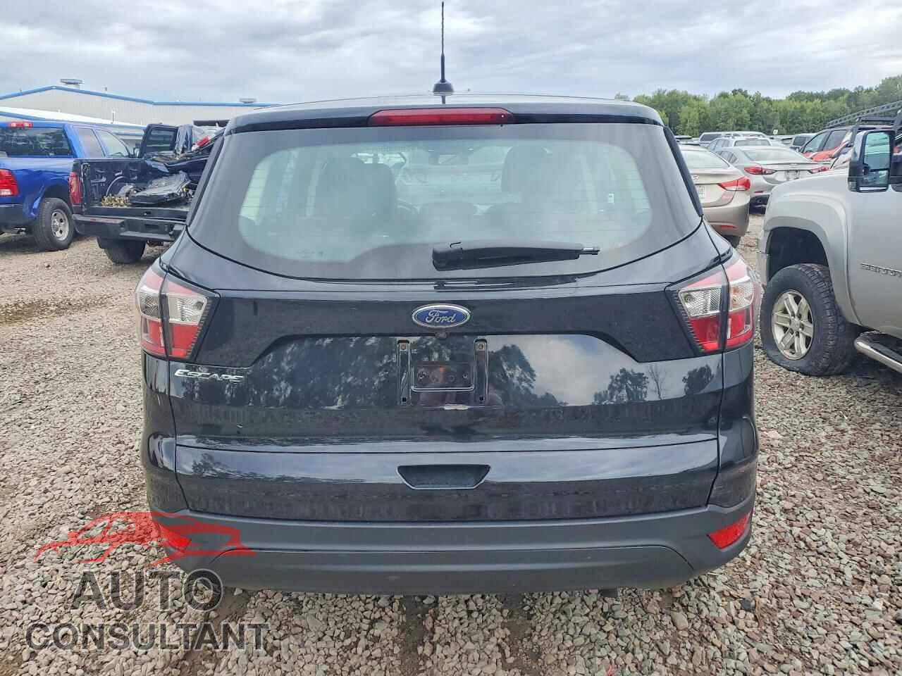 FORD ESCAPE 2017 - 1FMCU0F79HUE28610