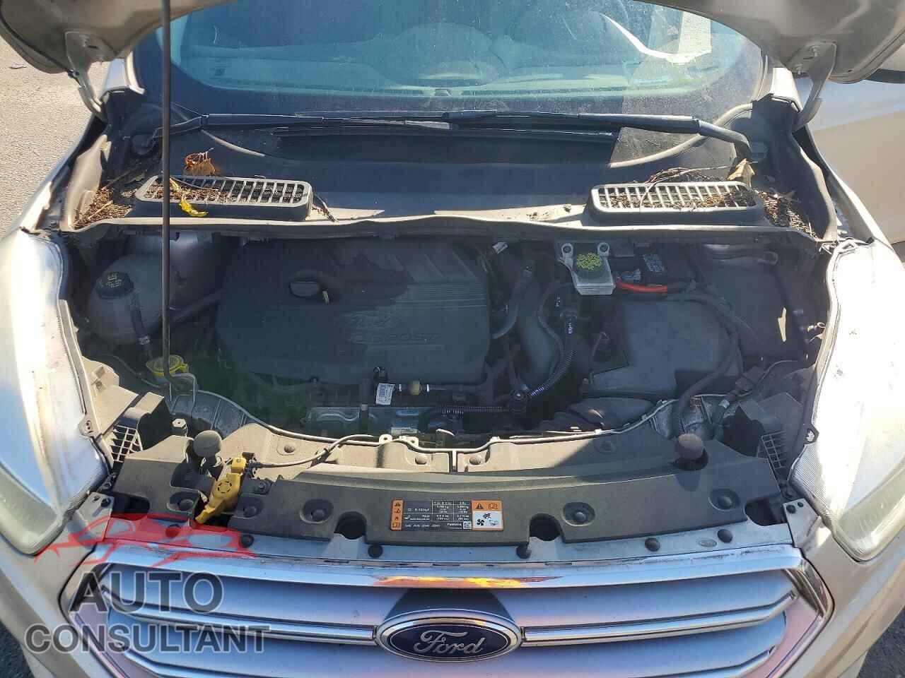 FORD ESCAPE 2017 - 1FMCU9GD4HUC61548