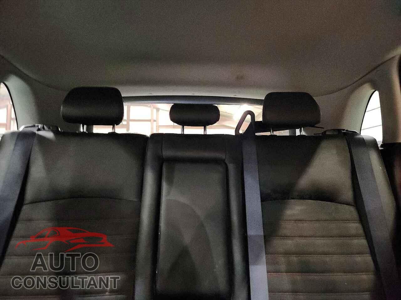 MITSUBISHI OUTLANDER 2018 - JA4AR3AW4JU021663