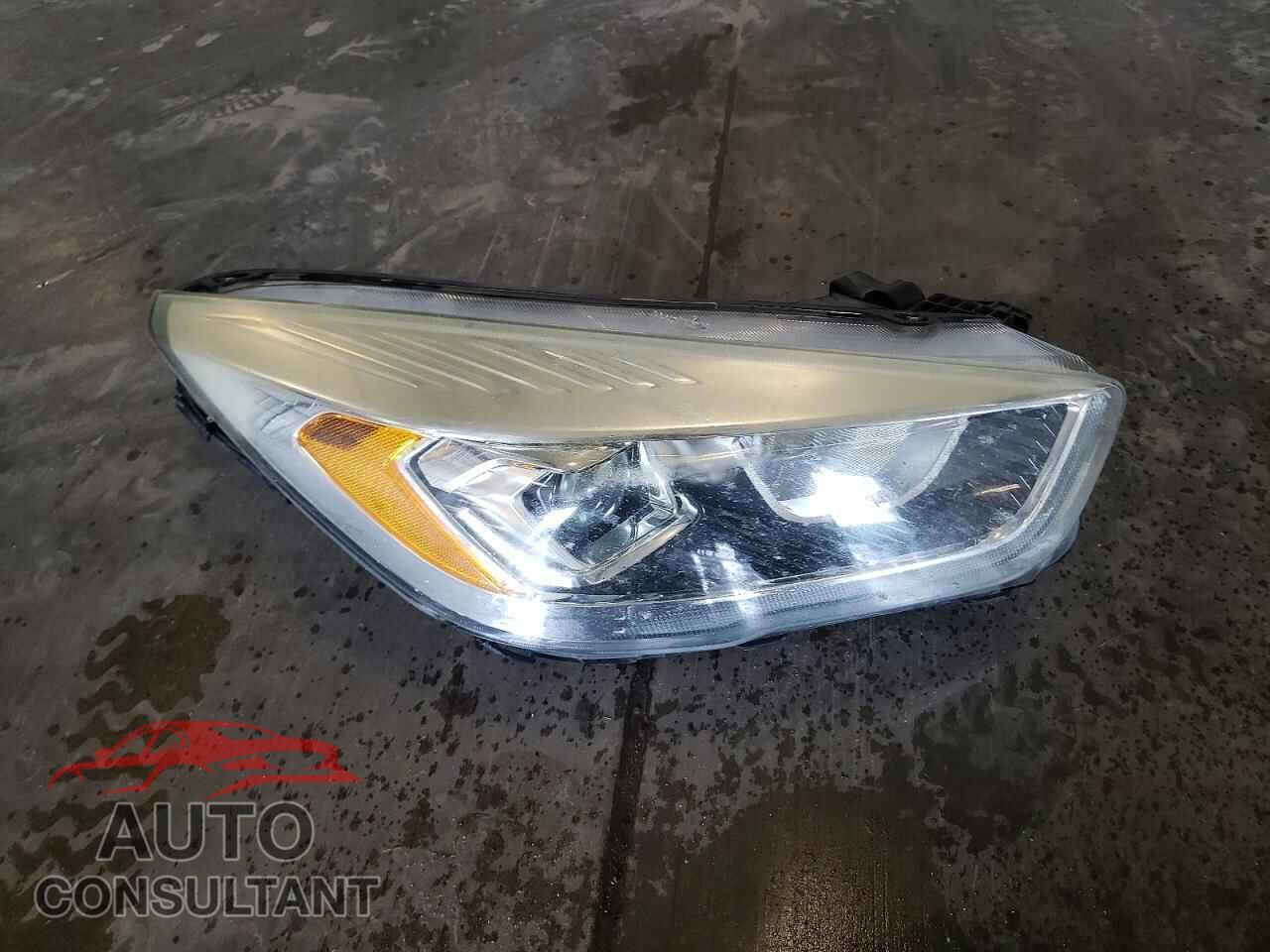 FORD ESCAPE 2017 - 1FMCU9GD1HUC23761