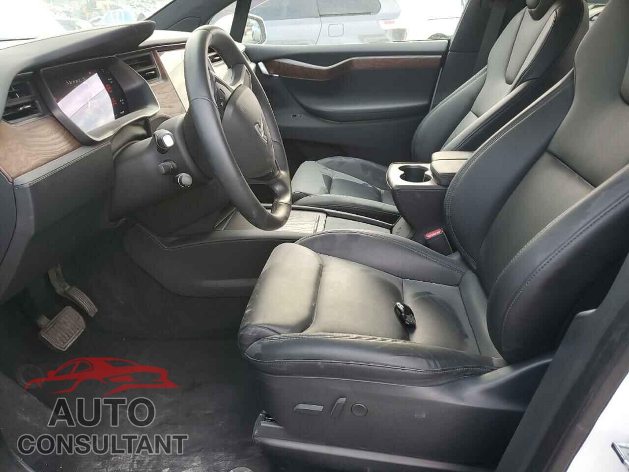 TESLA MODEL X 2020 - 5YJXCBE2XLF272105