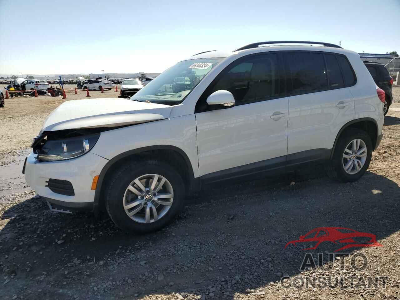 VOLKSWAGEN TIGUAN 2017 - WVGAV7AX1HK031005