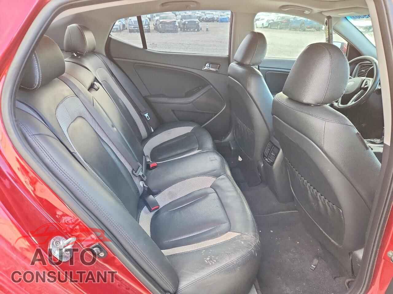 KIA OPTIMA 2011 - KNAGR4A67B5152374