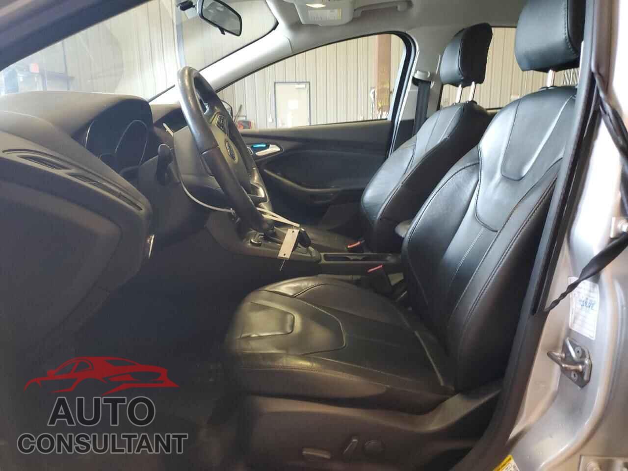 FORD FOCUS 2016 - 1FADP3K2XGL321619