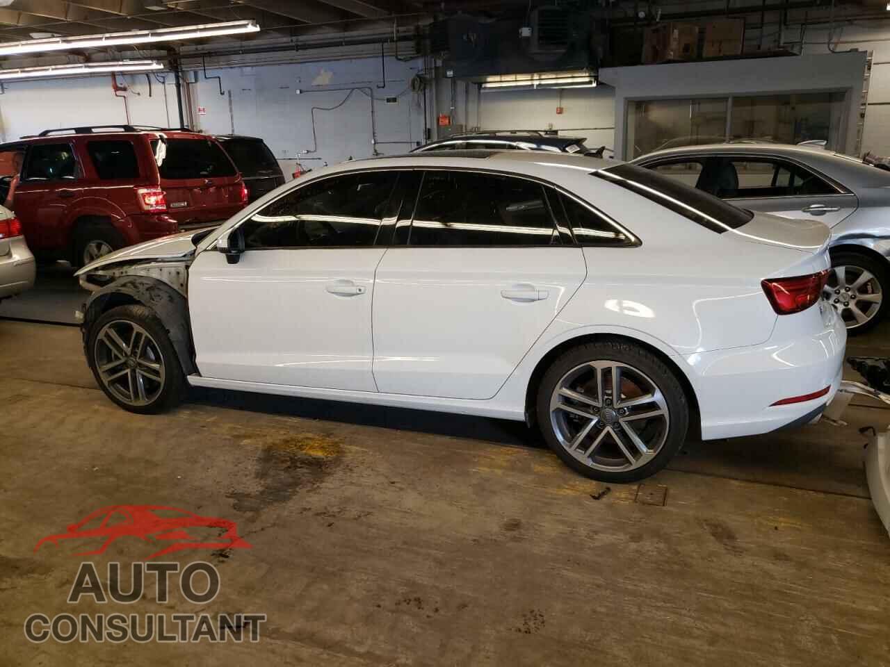 AUDI A3 2019 - WAUBEGFF3KA104717