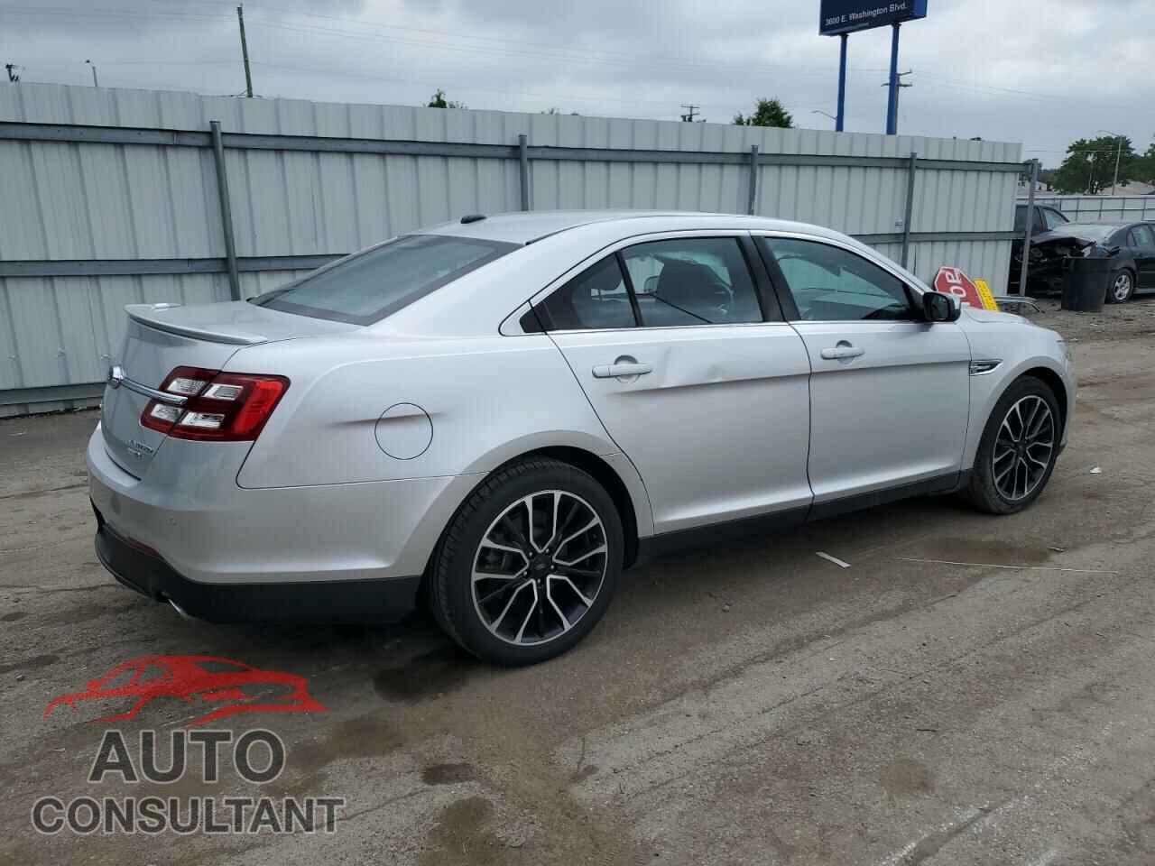 FORD TAURUS 2017 - 1FAHP2J8XHG124395