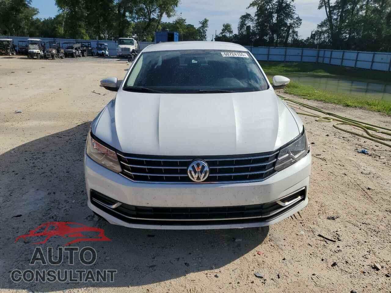 VOLKSWAGEN PASSAT 2017 - 1VWAT7A39HC071900