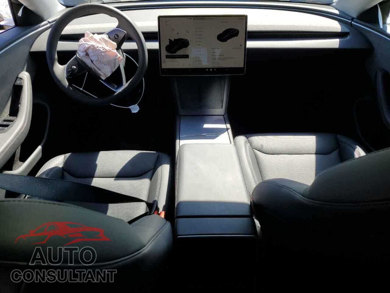 TESLA MODEL 3 2024 - 5YJ3E1EA0RF843300