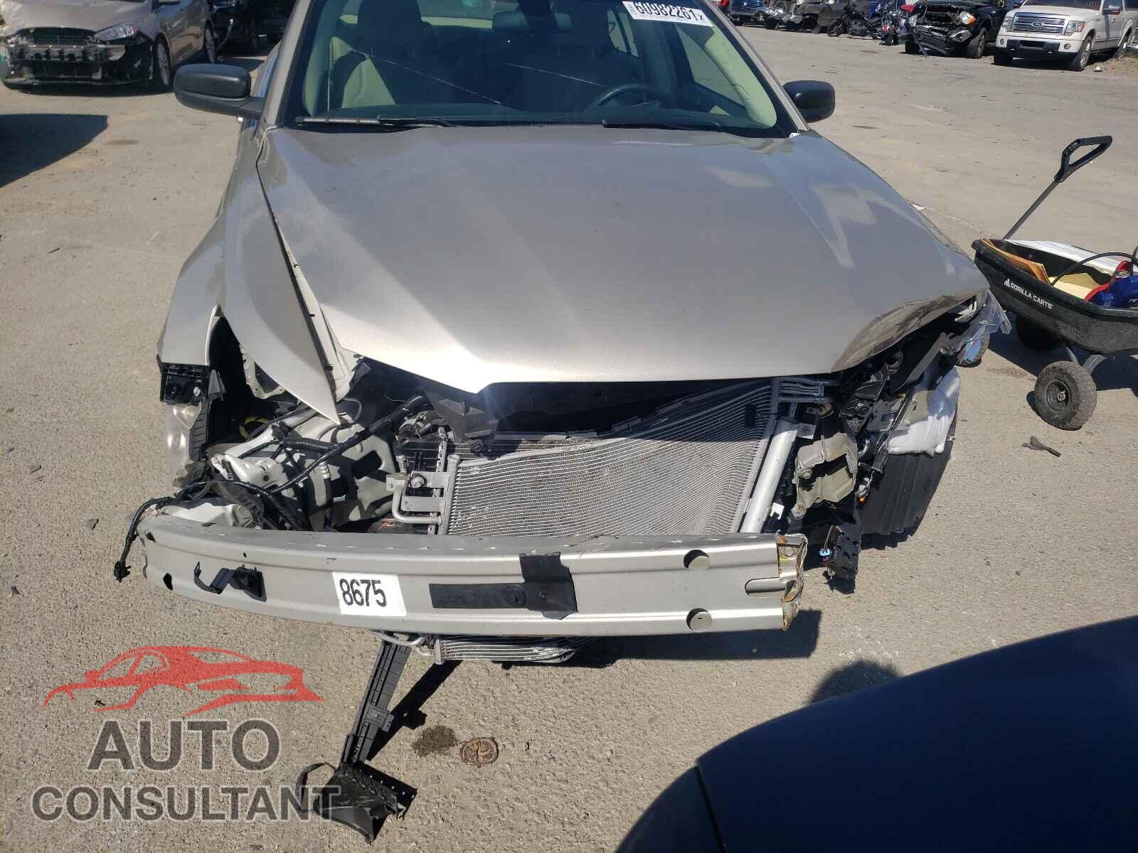 FORD TAURUS 2018 - 1FAHP2D82JG105406