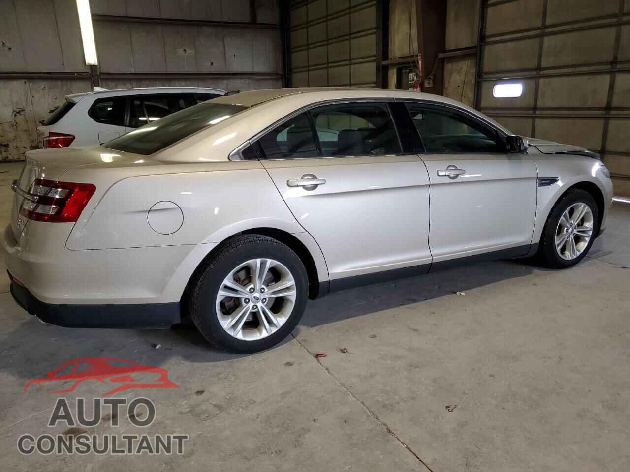 FORD TAURUS 2017 - 1FAHP2E87HG109055