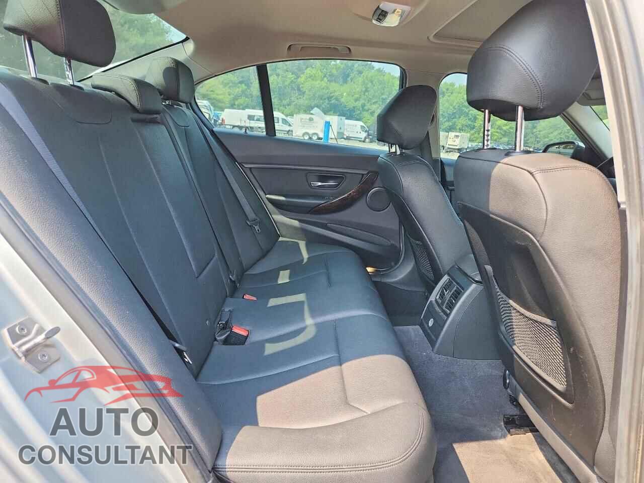 BMW 3 SERIES 2016 - WBA8E5G52GNU20212