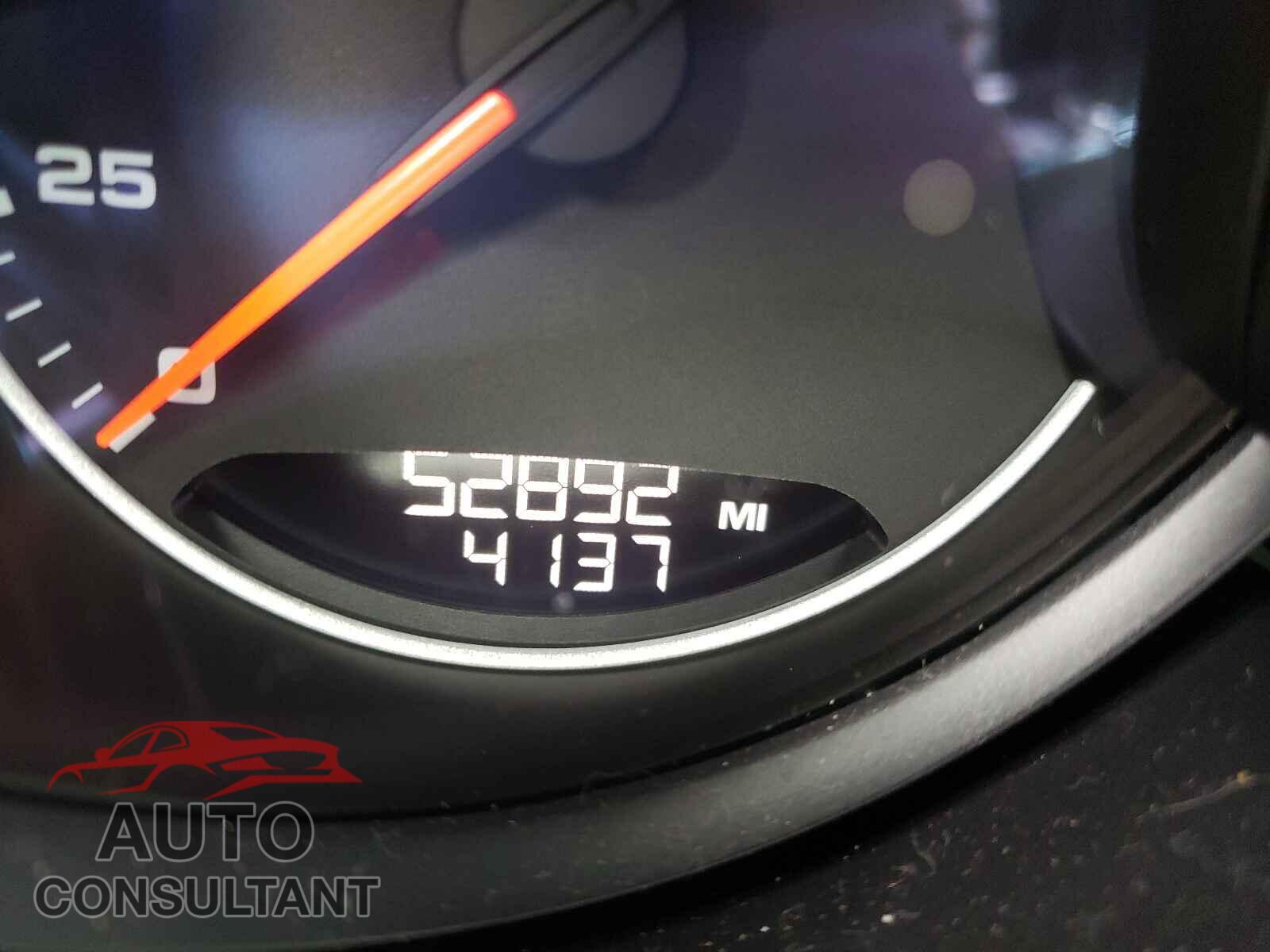PORSCHE CAYENNE 2017 - WP1AA2A23HKA84777