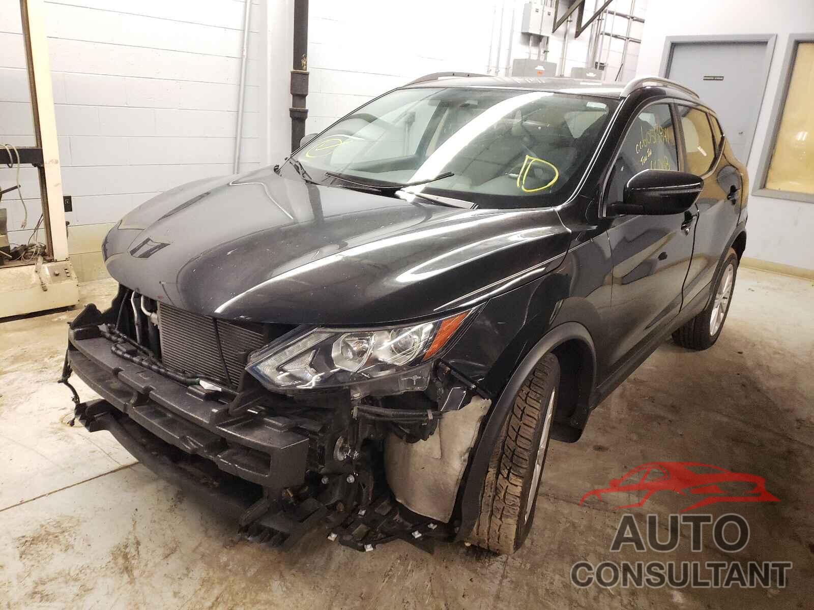 NISSAN ROGUE 2017 - JN1BJ1CP4HW036404