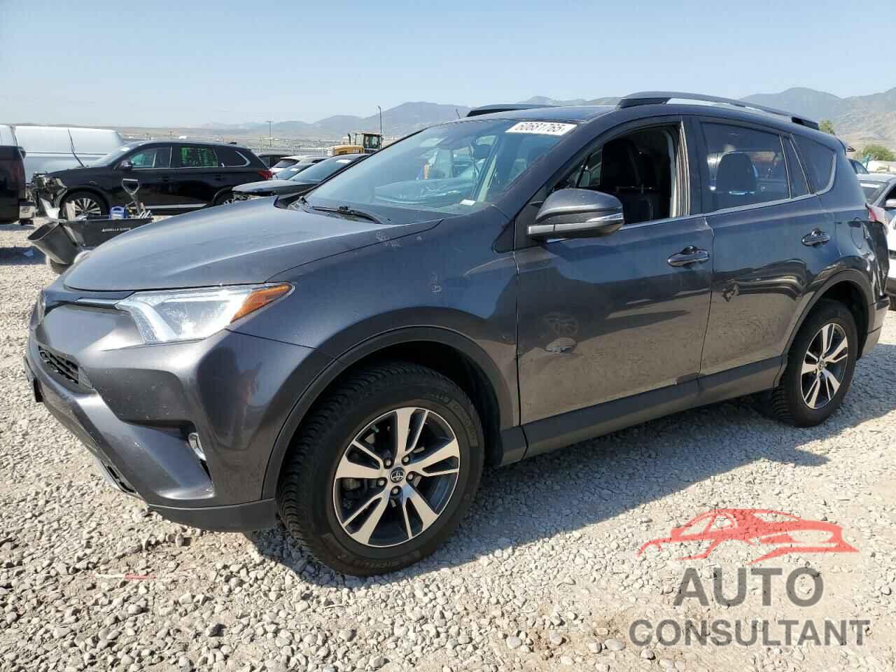 TOYOTA RAV4 2018 - 2T3RFREV1JW811432