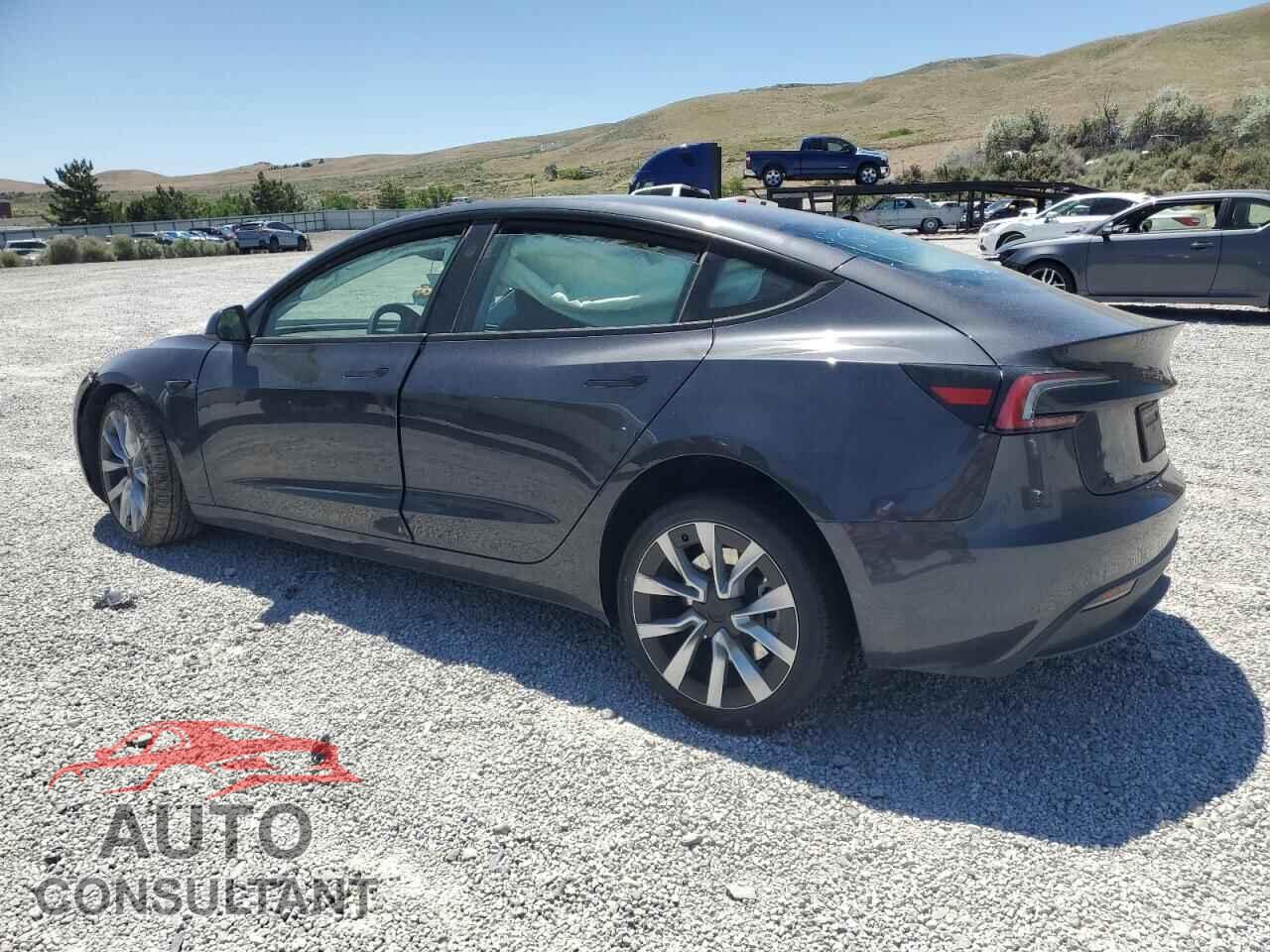 TESLA MODEL 3 2024 - 5YJ3E1EA3RF768303