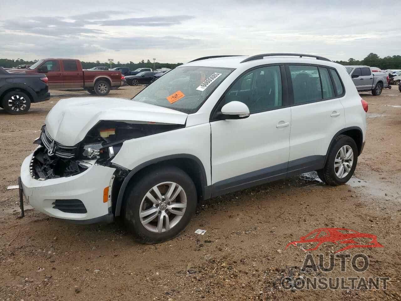 VOLKSWAGEN TIGUAN 2017 - WVGBV7AX0HW513302