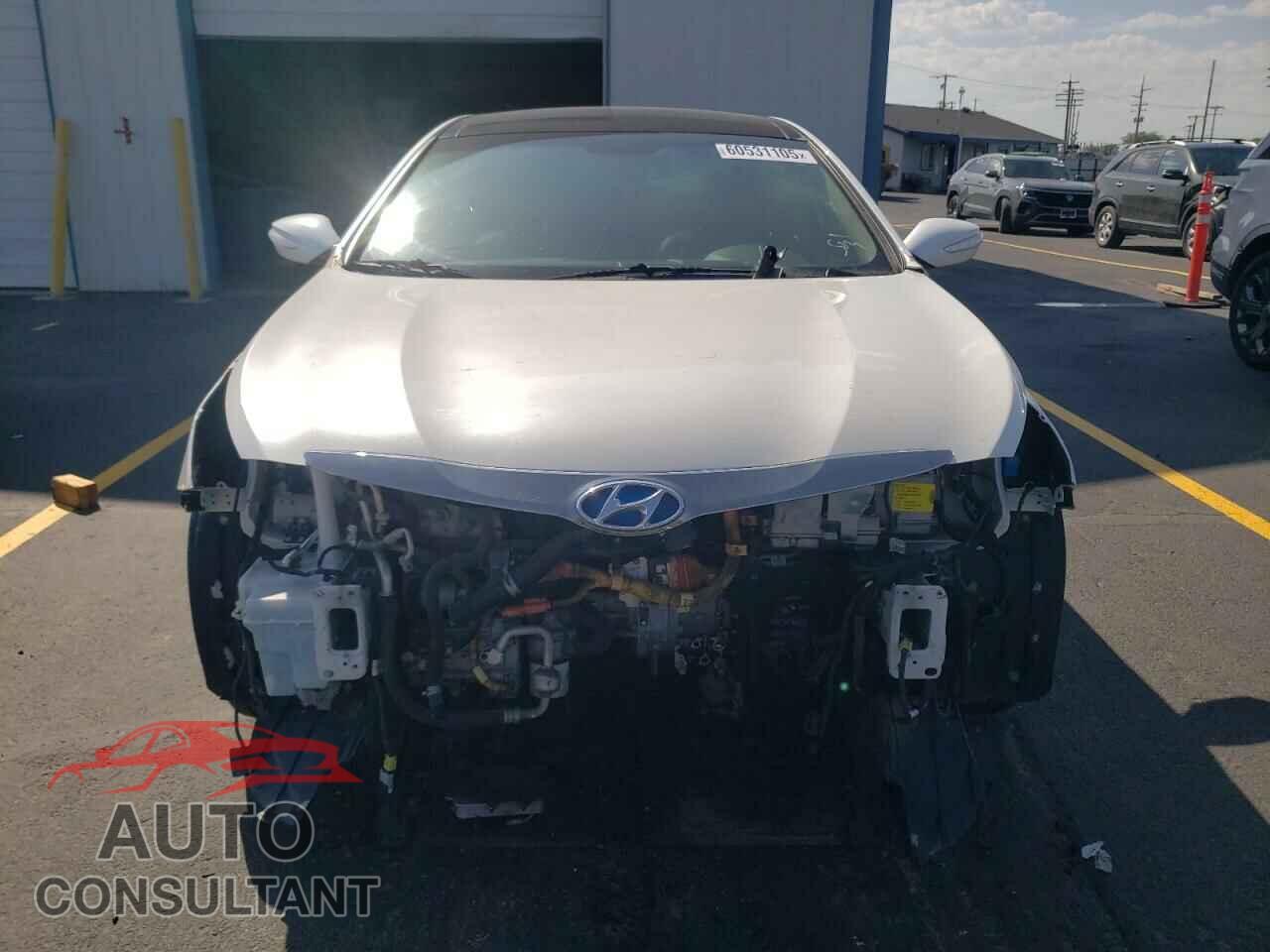 HYUNDAI SONATA 2015 - KMHEC4A48FA123517