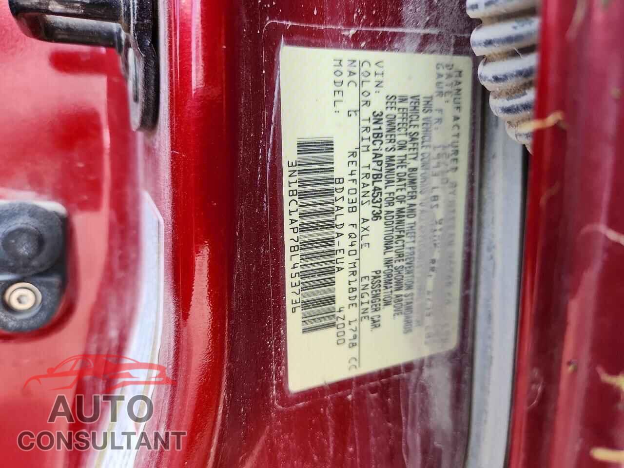 NISSAN VERSA 1.8 2011 - 3N1BC1AP7BL453736