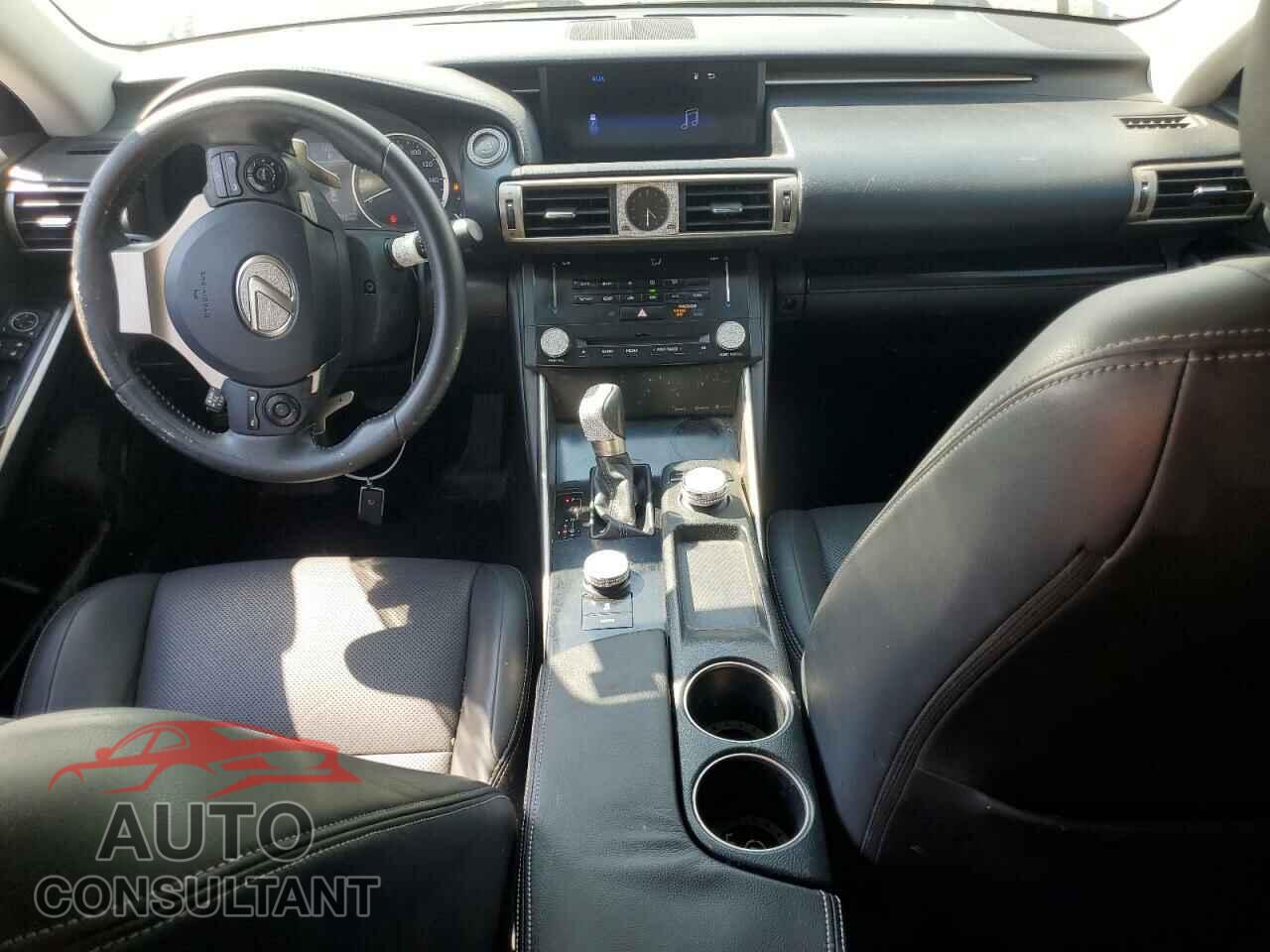LEXUS IS 2014 - JTHBF1D20E5033372