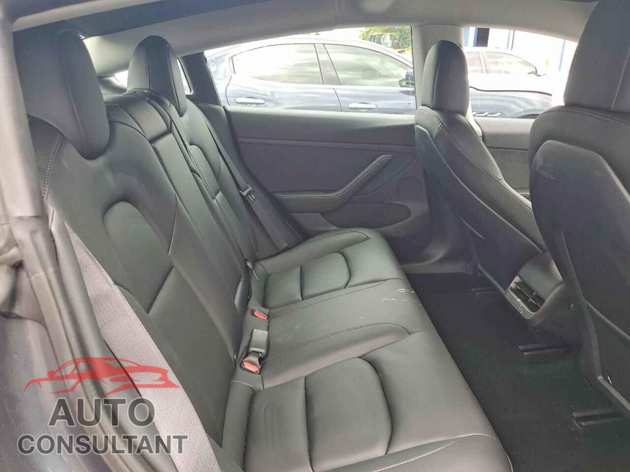 TESLA MODEL 3 2022 - 5YJ3E1EA3NF233675