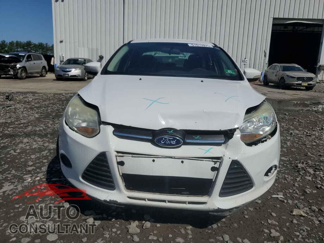 FORD FOCUS 2014 - 1FADP3F22EL313201