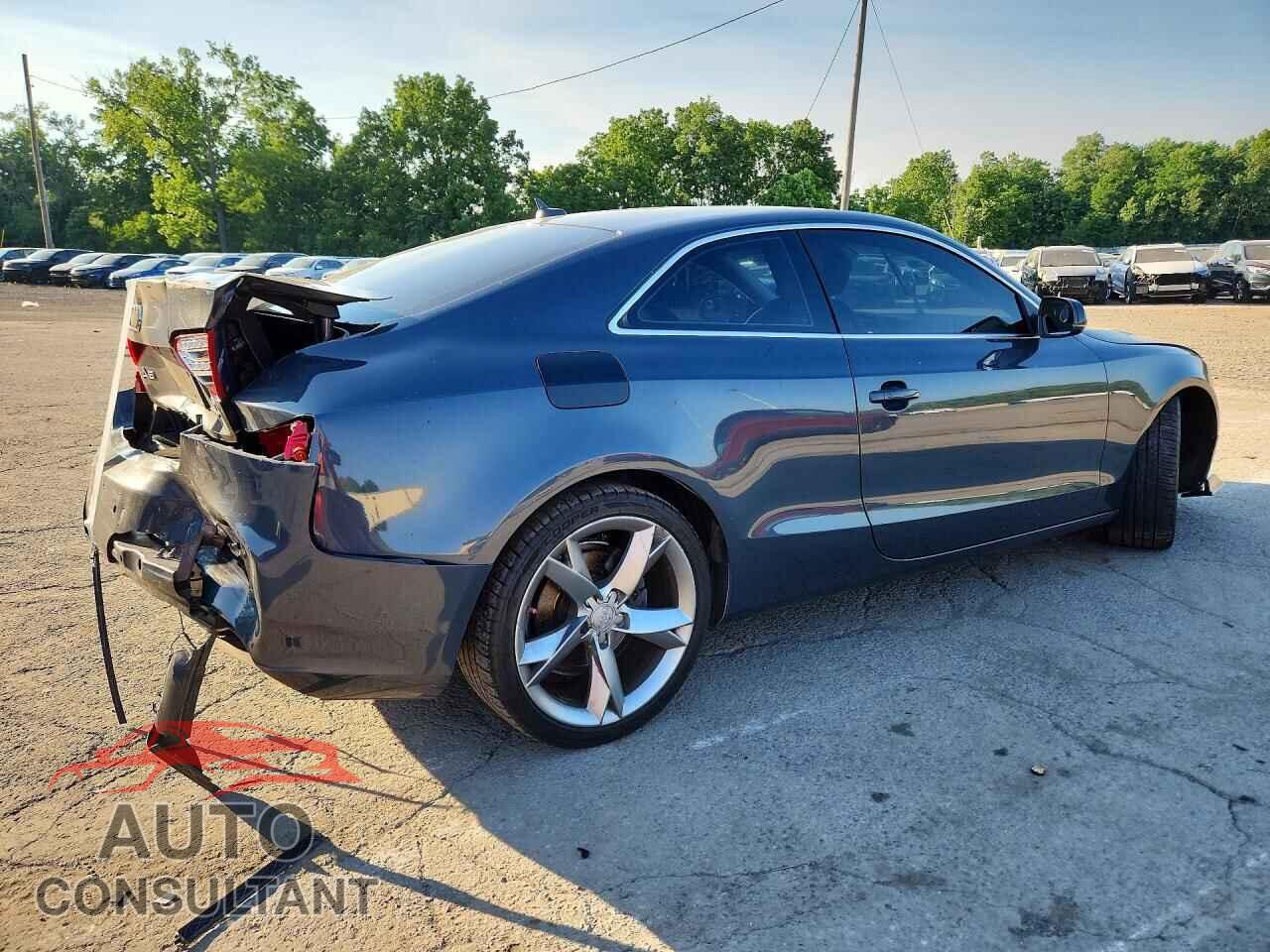 AUDI A5 2010 - WAULFAFRXAA004931