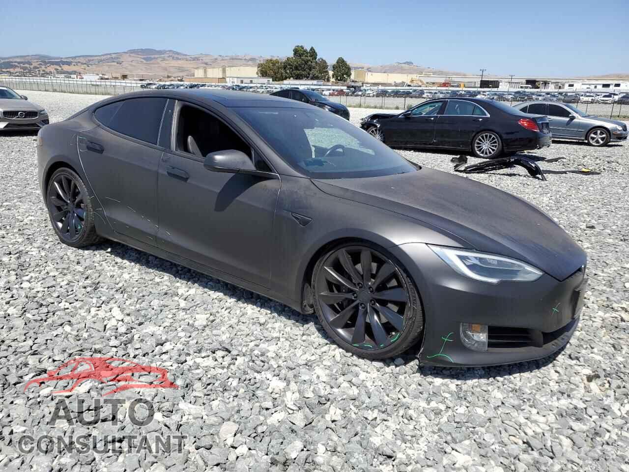 TESLA MODEL S 2017 - 5YJSA1E17HF231214